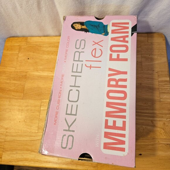 Women's Skechers Relaxed Fit with Memory Foam.  -- ITEM #1954 - Picture 8 of 8